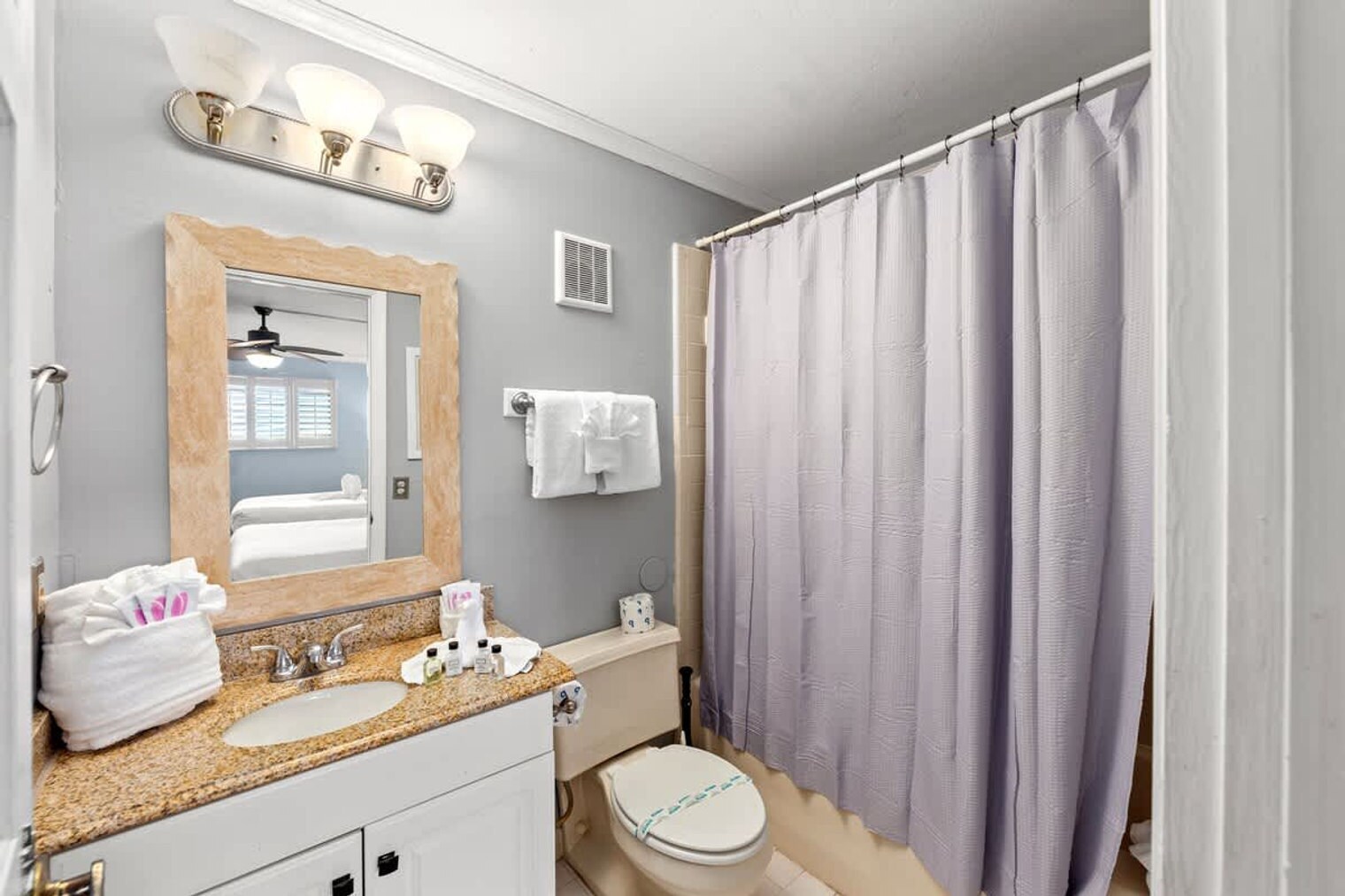 Building Photo - 8743 Thomas Dr