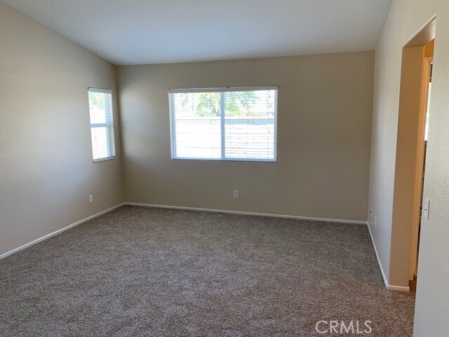 Building Photo - 4450 Rainbow View Way