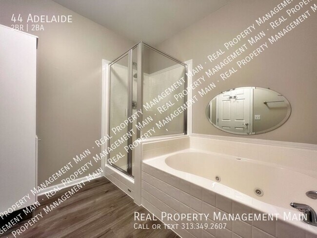 Building Photo - 44 Adelaide-