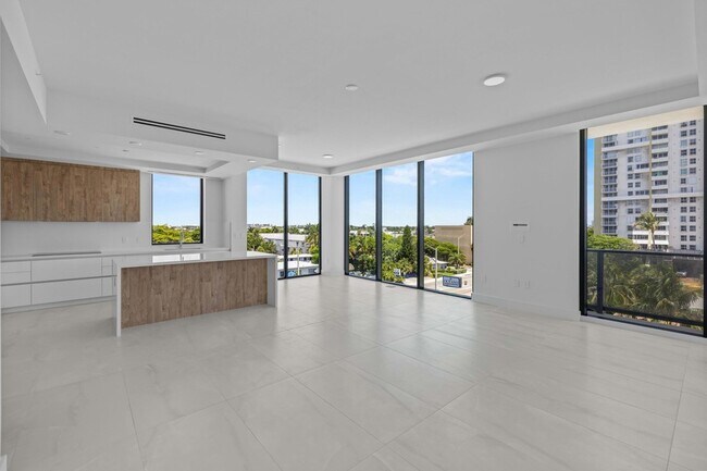 Building Photo - 305 Briny Ave