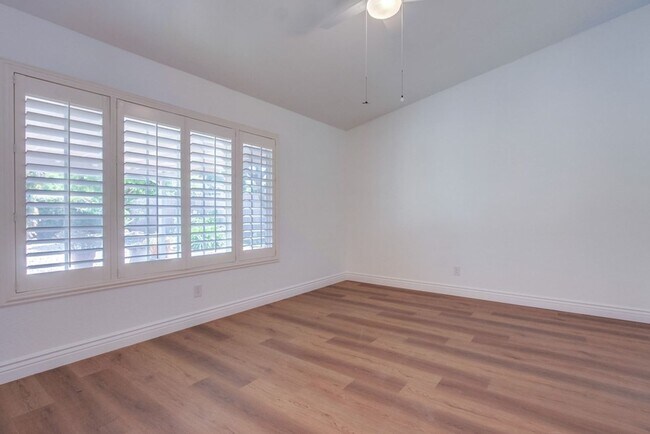 Building Photo - Single Story Oceanside Home Available July...