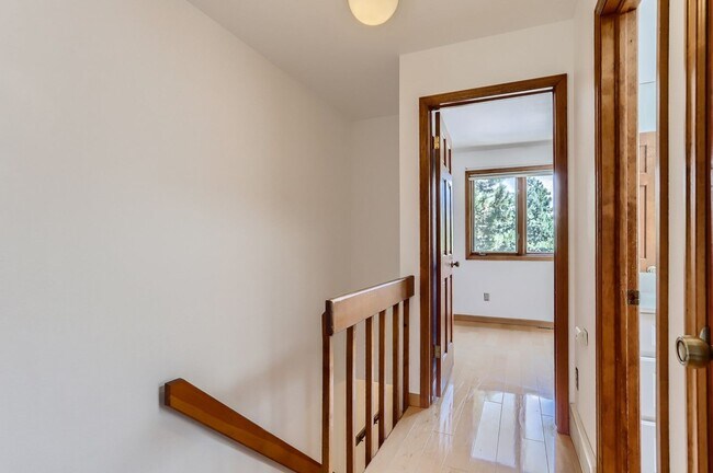 Building Photo - End Unit Townhome with 2 Beds, an Office and Southern Exposure