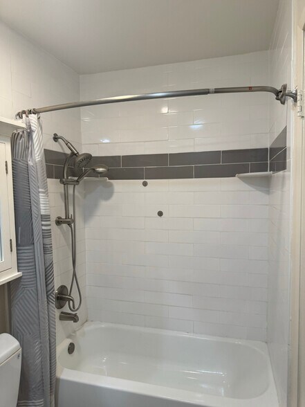 Building Photo - 2757 Bolker Dr