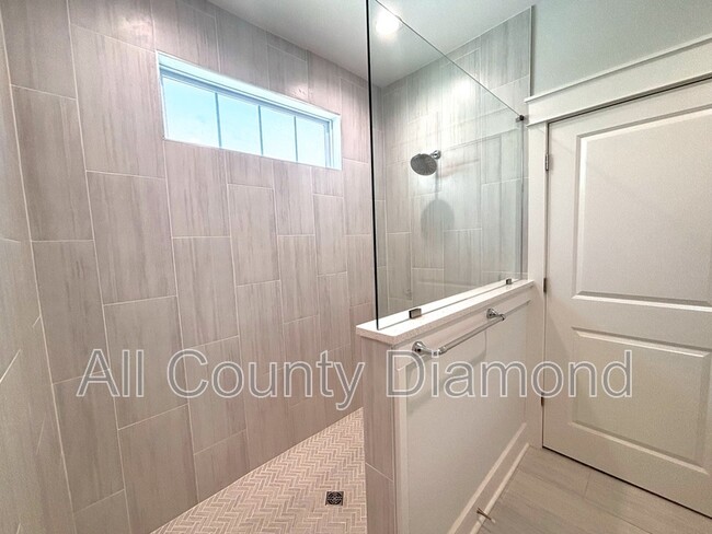 Building Photo - 446 Foxtail Wy