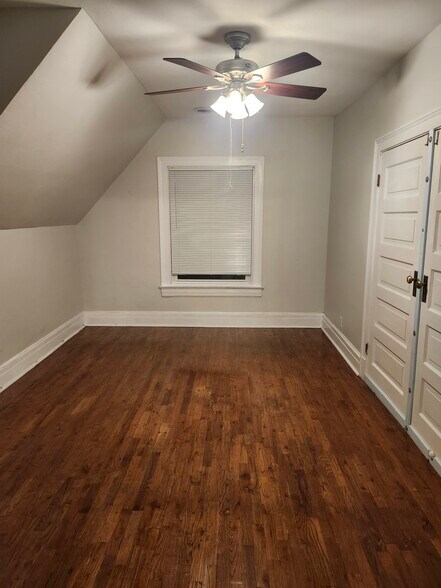 Building Photo - 4387 Westminster Pl