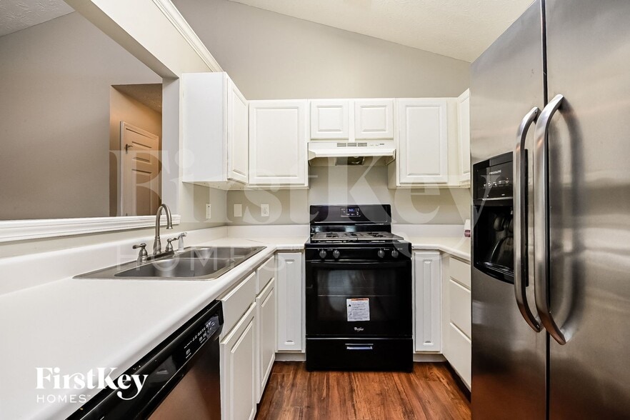 Building Photo - 104 Waters Edge Dr