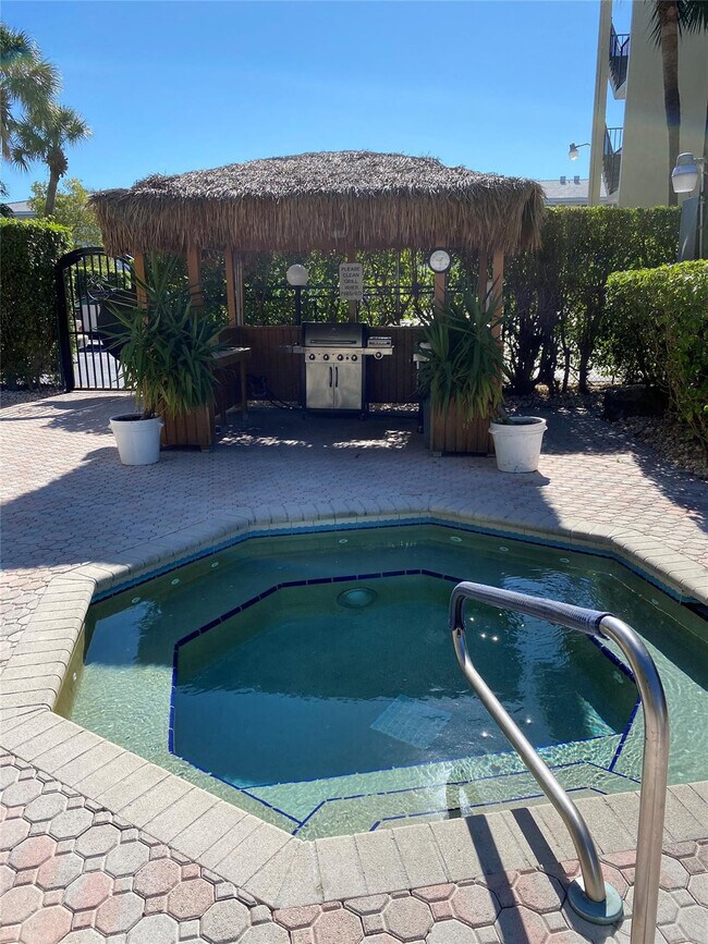 Building Photo - 5300 NE 24th Terrace