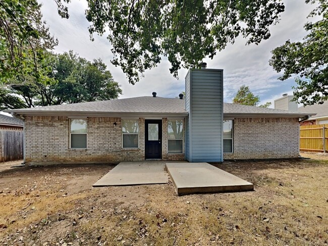 Building Photo - Newly Renovated 3-Bed, 2-Bath Home in Southwest Fort Worth – Modern Upgrades & Spacious Backyard!