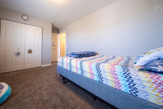Building Photo - 15430 Eagle Creek Way