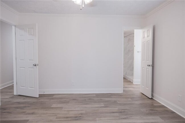 Building Photo - 147 Hunters Cove