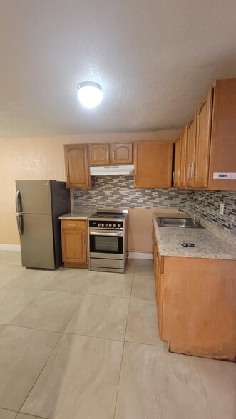 Primary Photo - 5001 NW 23rd St