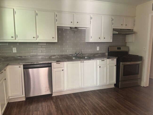 Building Photo - 120 Paso Cove