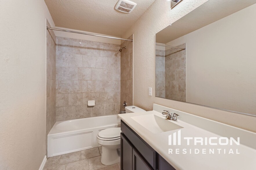 Building Photo - 9731 Marbach Crest