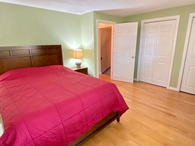 Building Photo - 224 Park St