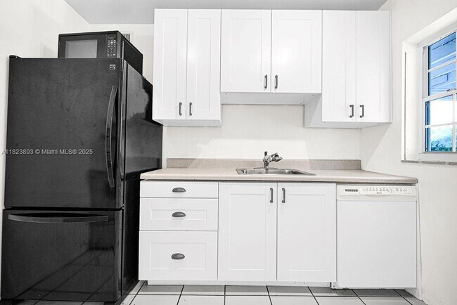 Building Photo - 5960 SW 47th St