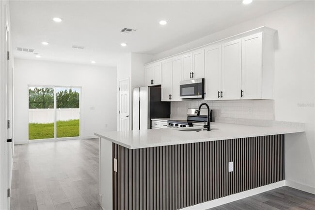 Building Photo - 833 Colville Dr