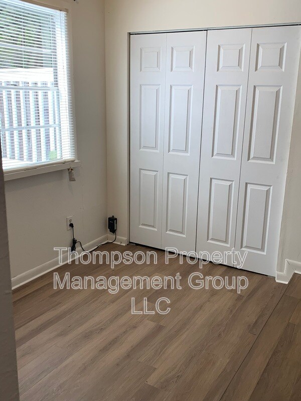Building Photo - 1736 E Mulberry Dr