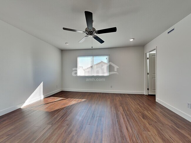 Building Photo - 4812 Blushing Star St