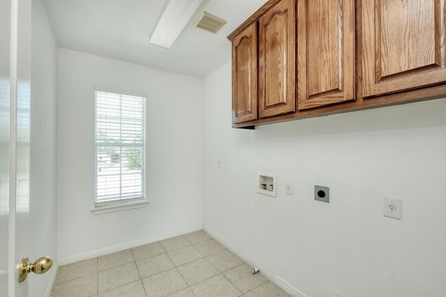 Building Photo - 2403 Vestavia Ridge Ln