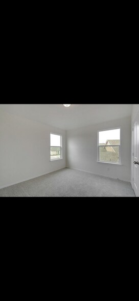 Building Photo - 124 Rocroi Dr