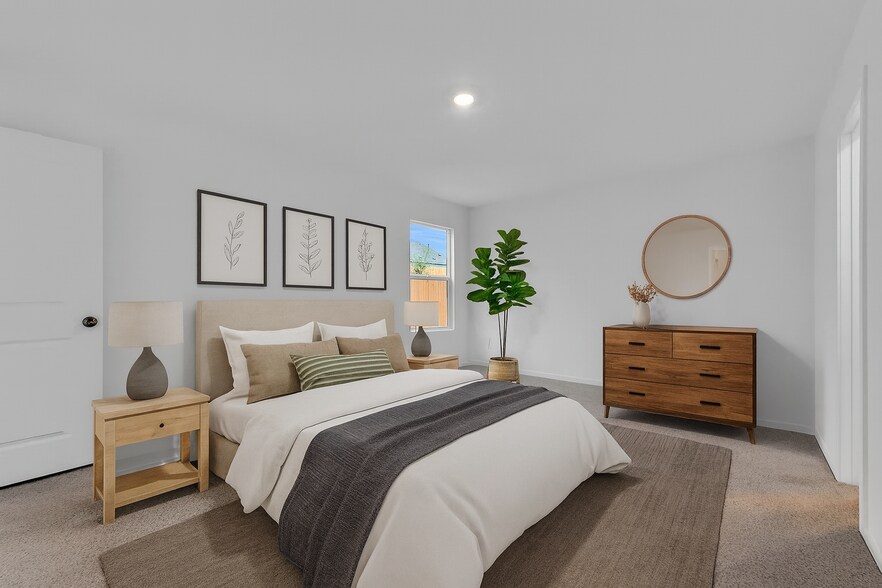 Building Photo - 3012 Yellow Pine Ave