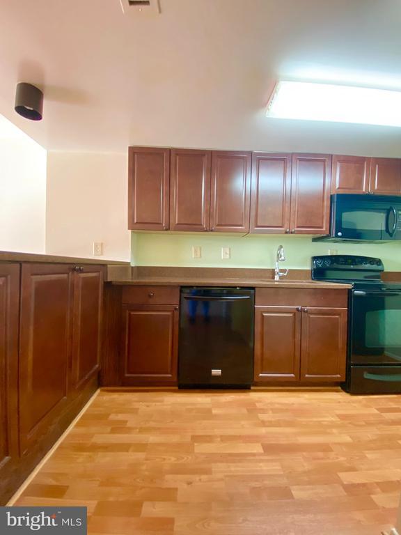 Building Photo - 1600 Prince St