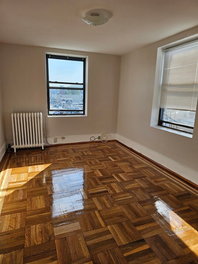 Building Photo - 435 79th St