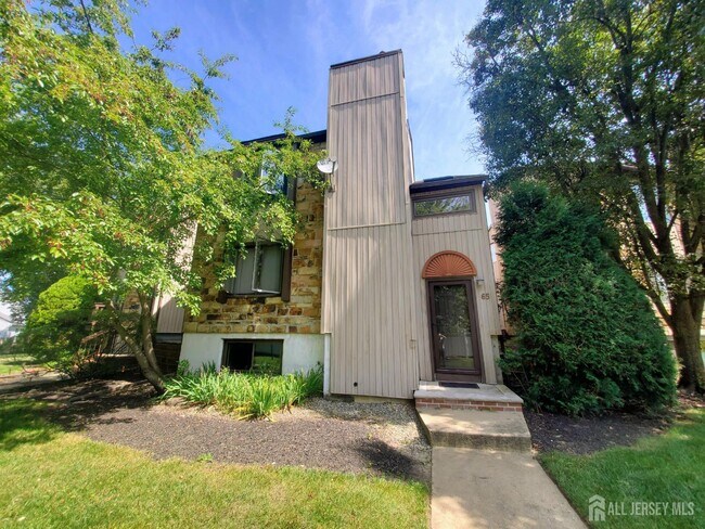 Primary Photo - 65 Diamond Ln