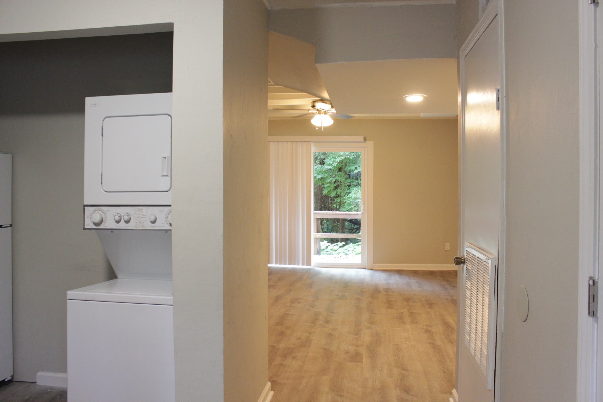 Building Photo - 1356 Linda Ann Dr