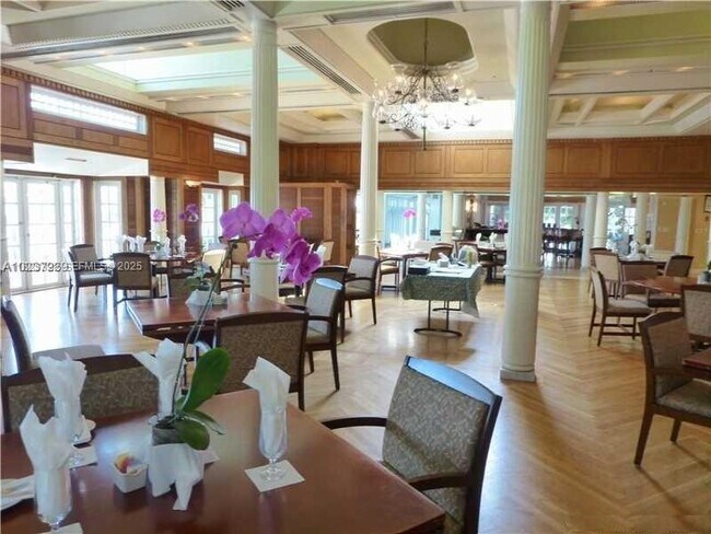 Building Photo - 1000 Quayside Terrace