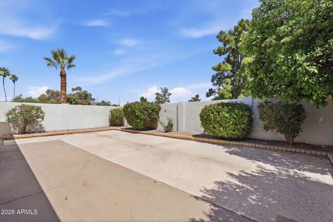 Building Photo - 7238 E Joshua Tree Ln