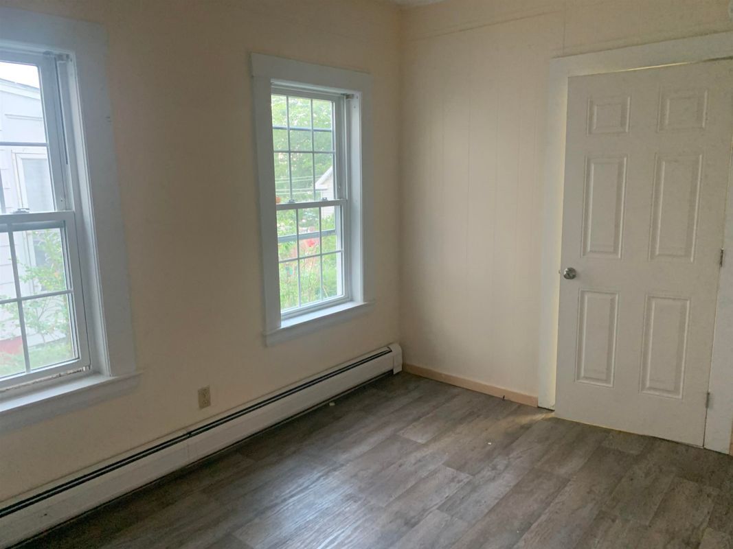 Building Photo - 22 Spring