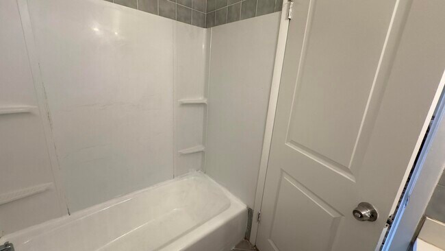 Building Photo - 1015 Staghorn St
