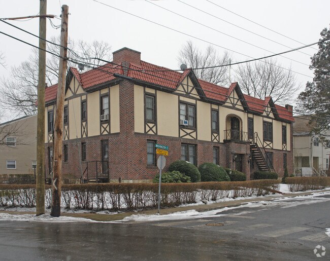 Primary Photo - 1 Washington Ct