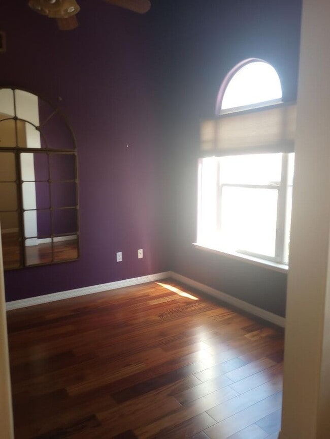 Building Photo - House - Now accepting applications!