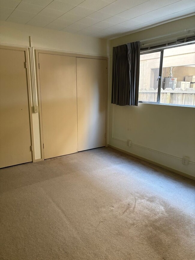 Building Photo - 1 Bedroom Apartment Across from NPS!