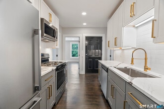 Building Photo - 492 Lombard St