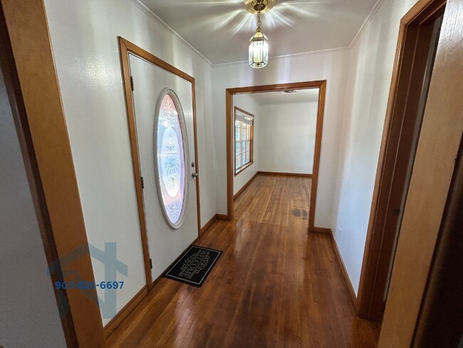 Building Photo - 2808 W Main St