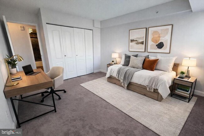 Building Photo - 2001 Hamilton St