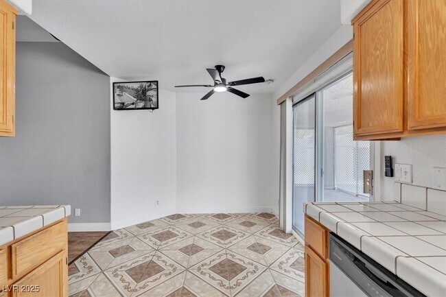 Building Photo - 8200 Cimarron Ridge Dr