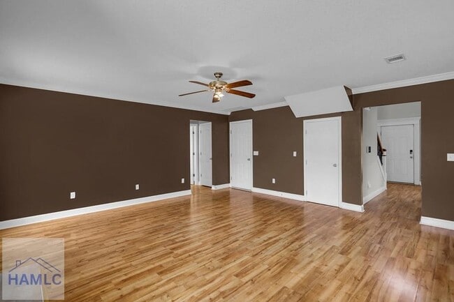 Building Photo - 721 Highgrove Ct