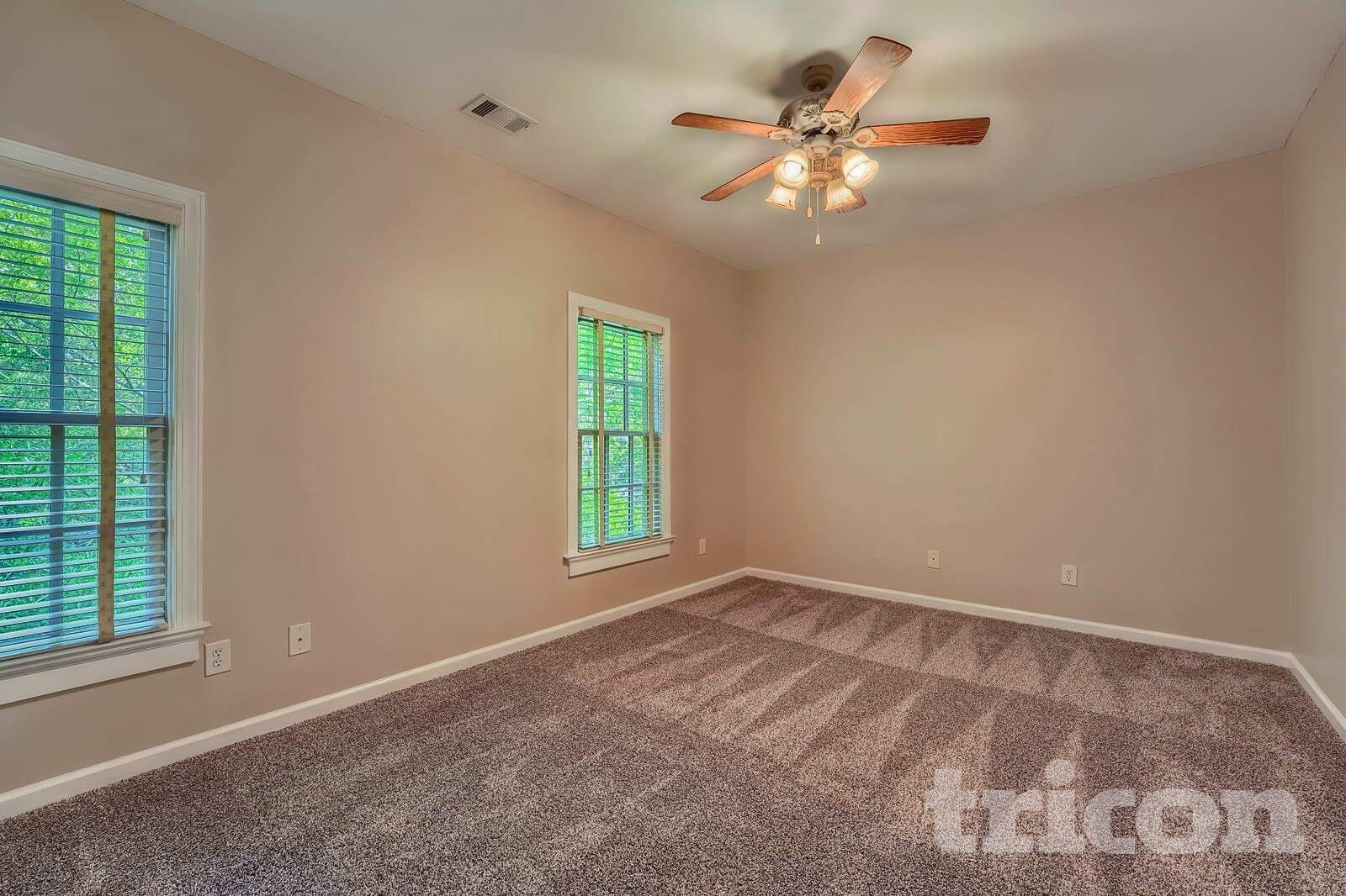 Building Photo - 1442 Hedgewood Ln NW