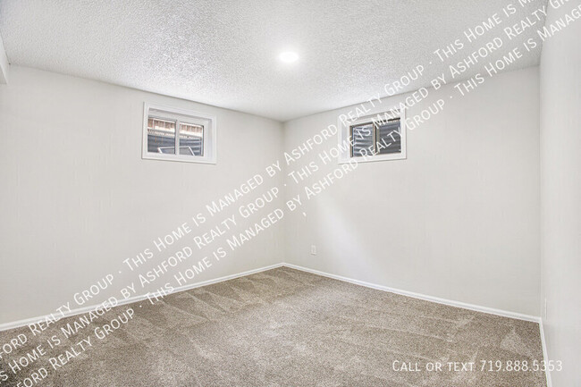 Building Photo - 4087 London Ln