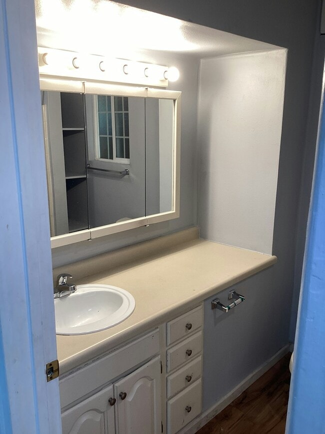 Building Photo - 14602 Portland Ave SW