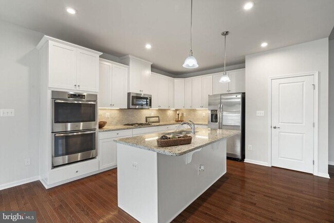 Building Photo - 25609 Lockhart Ln