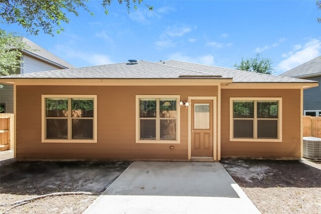 Building Photo - 2046 Lost Pine Ct