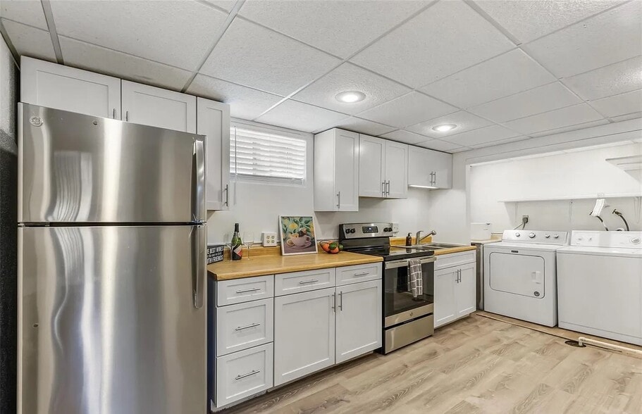 Kitchen - 3435 Lowell Blvd