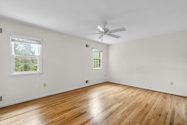 Building Photo - 4 Bed 3 Bath - Silver Spring Single Family...