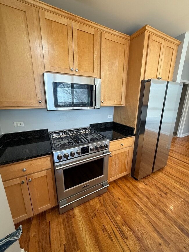 Building Photo - 2035 S Indiana Ave