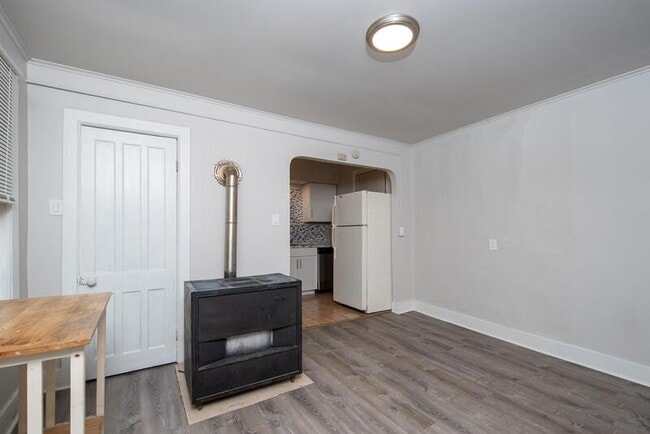 Building Photo - 53 Main St